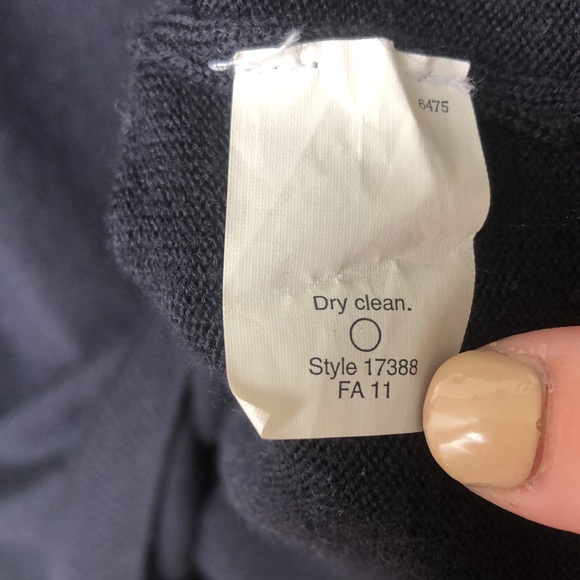 Men’s J Crew Navy sweater vest - Picture 3 of 3